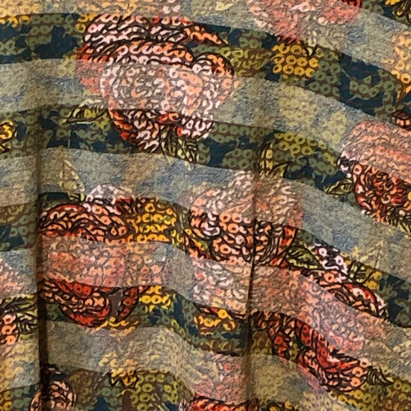 LuLaRoe Rose Stripe Perfect T Shirt, M - Picture 3 of 4